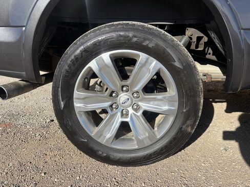 Used 2015 Ford F150 Platinum w/ Equipment Group 701A Luxury image 9