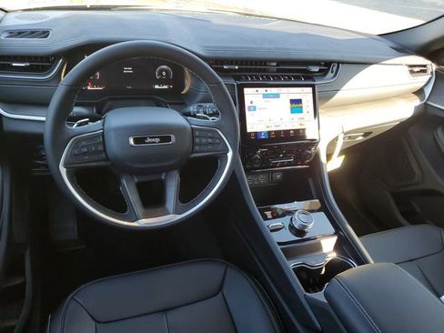 New 2025 Jeep Grand Cherokee Limited image 7