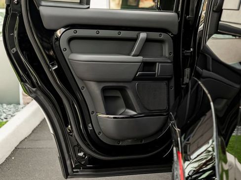 New 2026 Land Rover Defender 110 OCTA AWD/4WD image 27