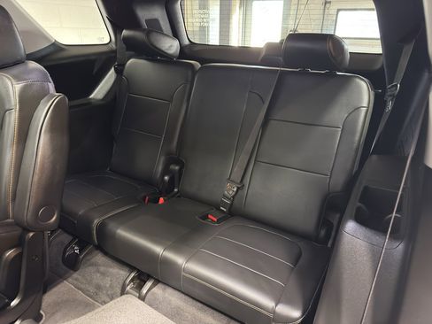 Used 2019 Chevrolet Traverse Premier image 12