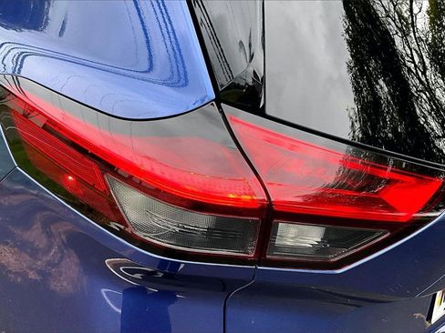 Used 2021 Nissan Rogue SV image 33