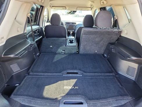 Used 2019 Nissan Rogue SV FWD image 31