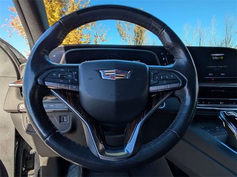Used 2023 Cadillac Escalade Premium Luxury image 10
