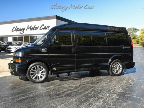 Used 2021 GMC Savana 2500 image 1