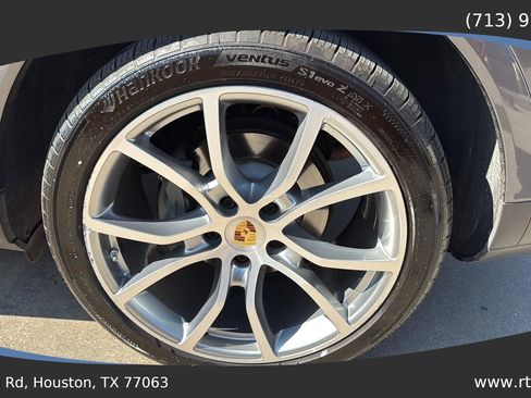 Used 2019 Porsche Cayenne S image 17