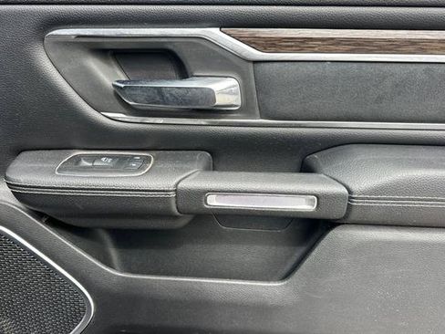 Used 2019 RAM 1500 Laramie AWD/4WD image 18