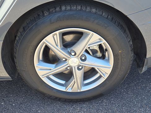 Used 2023 Hyundai Sonata SE FWD image 8