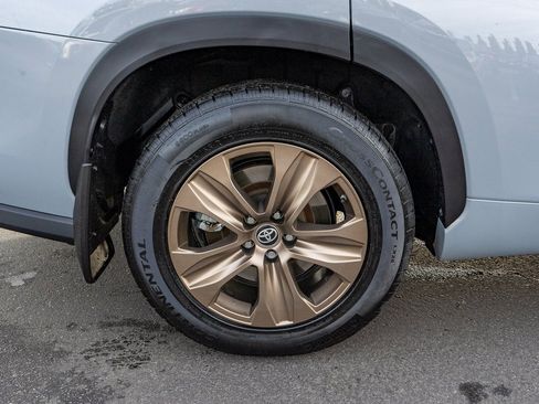 Used 2023 Toyota Highlander Bronze Edition image 30
