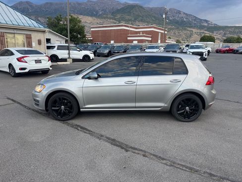 Used 2017 Volkswagen Golf SE FWD image 2