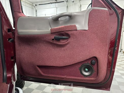 Used 1997 Ford F150 4x4 Regular Cab image 24