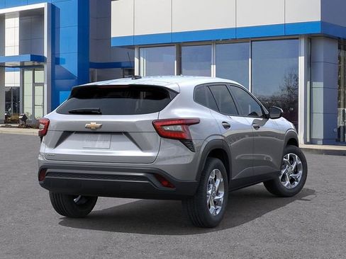 New 2026 Chevrolet Trax LS w/ LS Convenience Package image 4