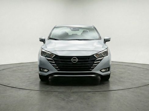 Used 2025 Nissan Versa SV FWD image 2