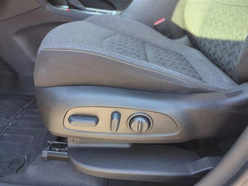 Used 2022 Chevrolet Equinox LT FWD image 10