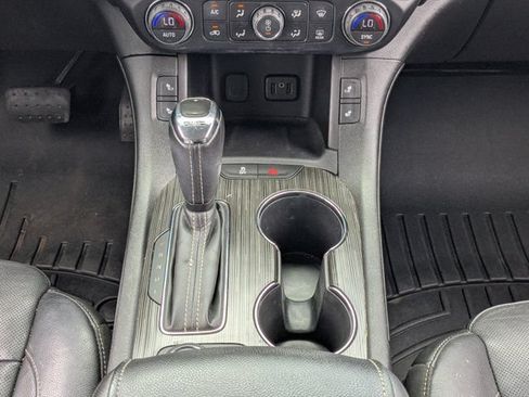 Used 2018 GMC Acadia SLT FWD image 19