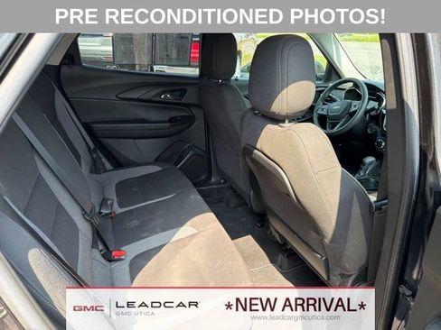 Used 2022 Chevrolet TrailBlazer LT w/ Convenience Package AWD/4WD image 13