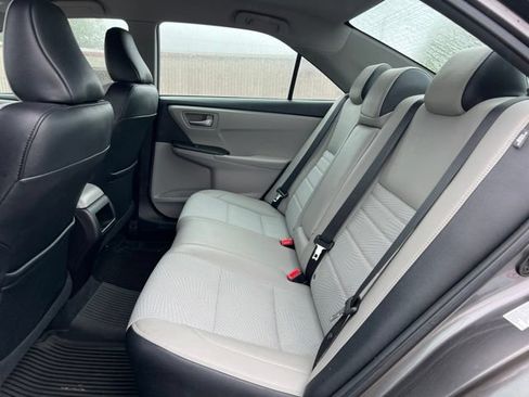 Used 2016 Toyota Camry SE FWD image 13