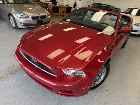 Used 2013 Ford Mustang Premium RWD image 10