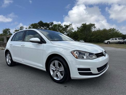 Used 2017 Volkswagen Golf 4-Door FWD image 8