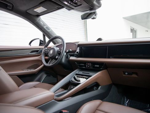 Certified 2025 Porsche Macan Turbo Electric image 28