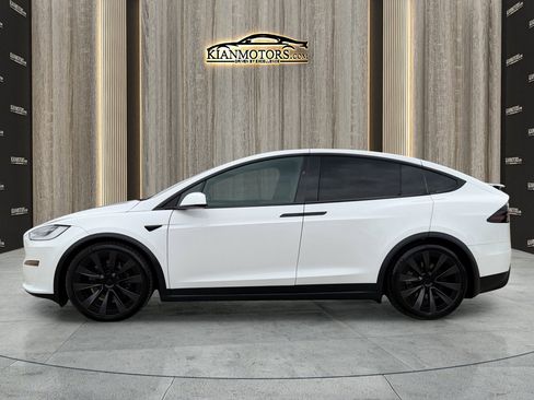 Used 2023 Tesla Model X image 9