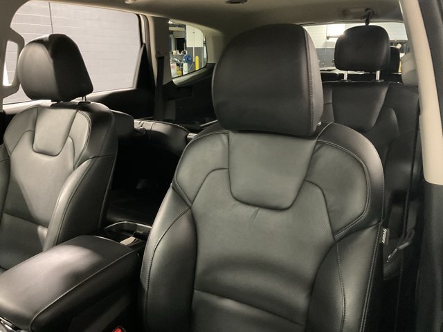 Used 2022 Kia Telluride S FWD image 16