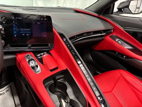 Used 2024 Chevrolet Corvette Stingray Preferred Cpe w/ Z51 Performance Package RWD image 32