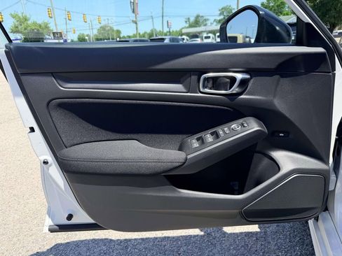 Used 2025 Honda Civic Sport image 18