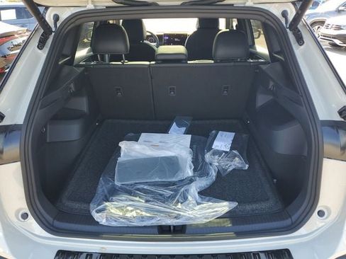 New 2026 Volkswagen Tiguan SE R-Line FWD image 7