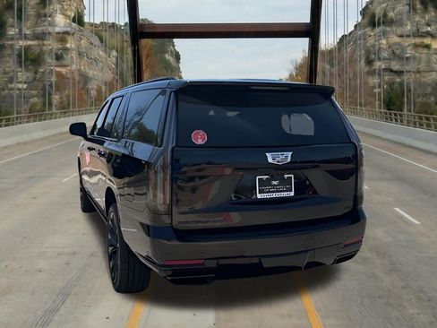 New 2026 Cadillac Escalade ESV Platinum Sport w/ LPO, ONYX Package AWD/4WD image 8