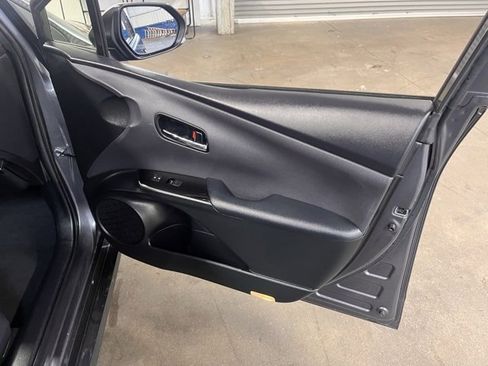 Used 2022 Toyota Prius Prime Limited image 12