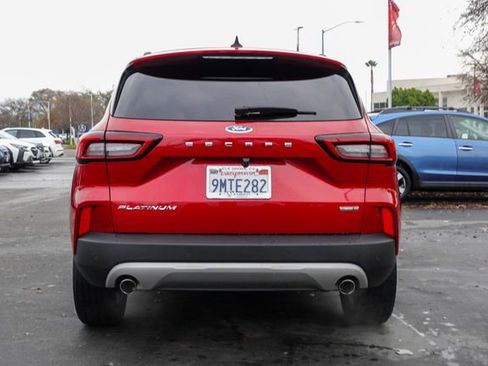 Used 2023 Ford Escape Platinum image 7