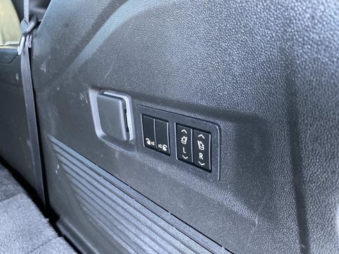 Used 2022 Chevrolet Tahoe Z71 w/ Z71 Off-Road Package image 6