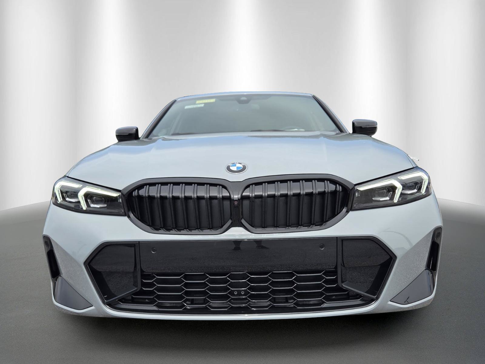New 2026 BMW 330i Sedan w/ M Sport Package RWD image 2