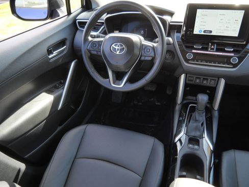 Certified 2025 Toyota Corolla Cross XLE AWD/4WD image 10