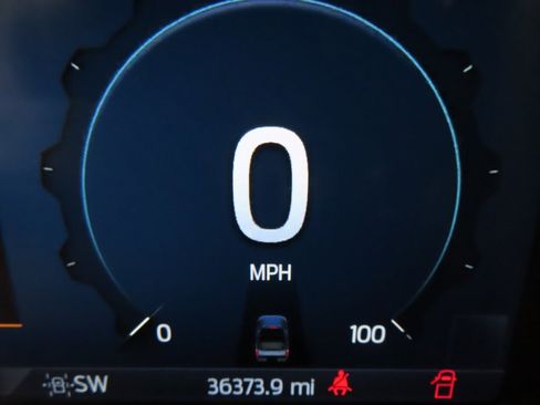 Used 2024 Ford F250 Platinum image 12