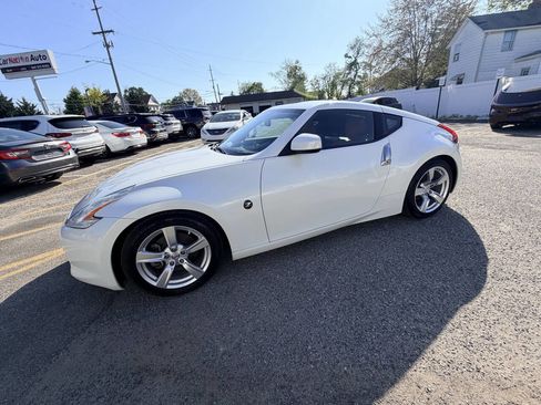 Used 2012 Nissan 370Z Touring RWD image 32