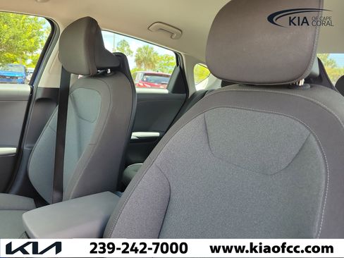 Used 2025 Kia K4 LXS FWD image 16