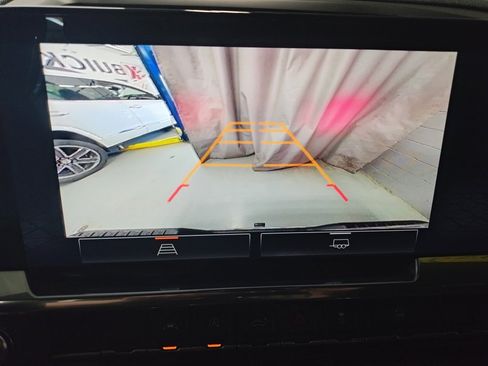 Certified 2022 GMC Sierra 1500 SLT w/ SLT Convenience Package image 32