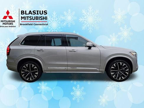 Used 2025 Volvo XC90 B6 Plus image 5