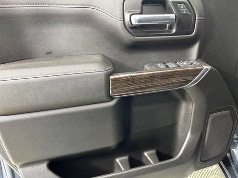 Used 2020 Chevrolet Silverado 1500 LT image 12