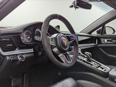 Used 2018 Porsche Panamera 4S image 24