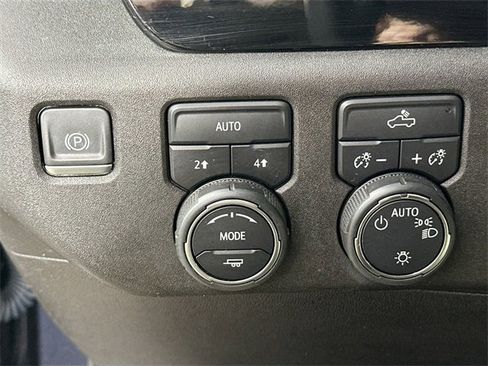 Used 2024 Chevrolet Silverado 1500 LT image 22