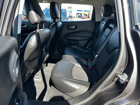 Used 2019 Jeep Compass Latitude FWD image 21