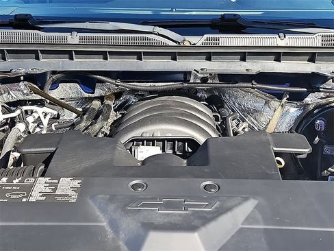 Used 2018 Chevrolet Silverado 1500 LT w/ All Star Edition image 28