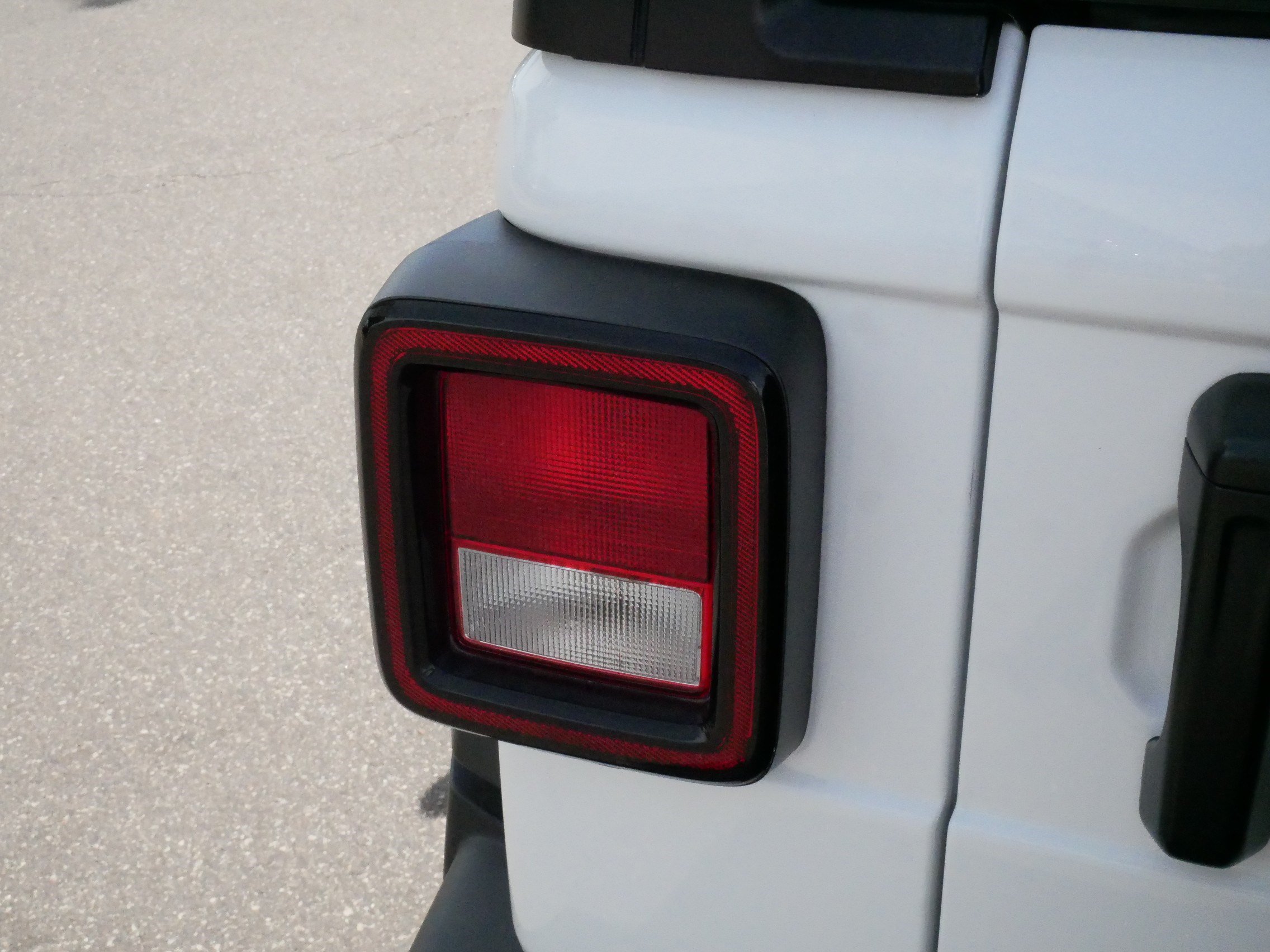 Used 2022 Jeep Wrangler Sport AWD/4WD image 17
