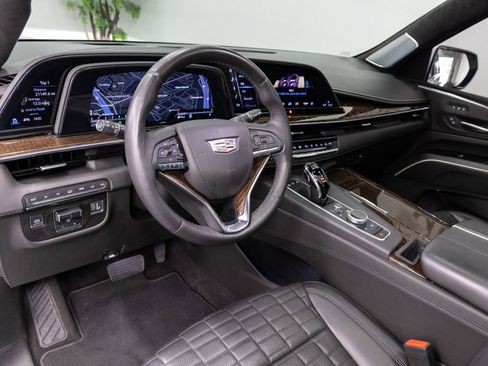 Used 2022 Cadillac Escalade Sport Platinum w/ LPO, ONYX Package image 6