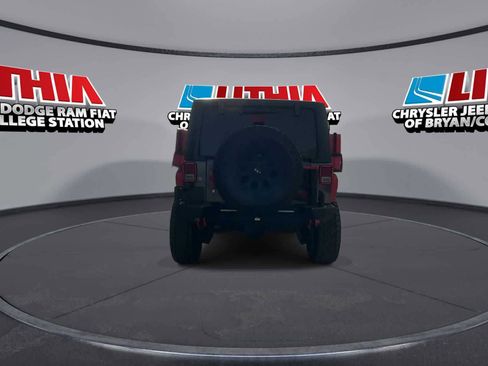 Used 2016 Jeep Wrangler Unlimited Rubicon w/ Connectivity Group AWD/4WD image 7