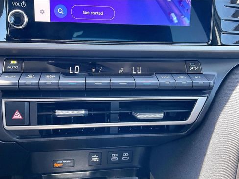 Used 2025 Toyota Camry LE FWD image 30