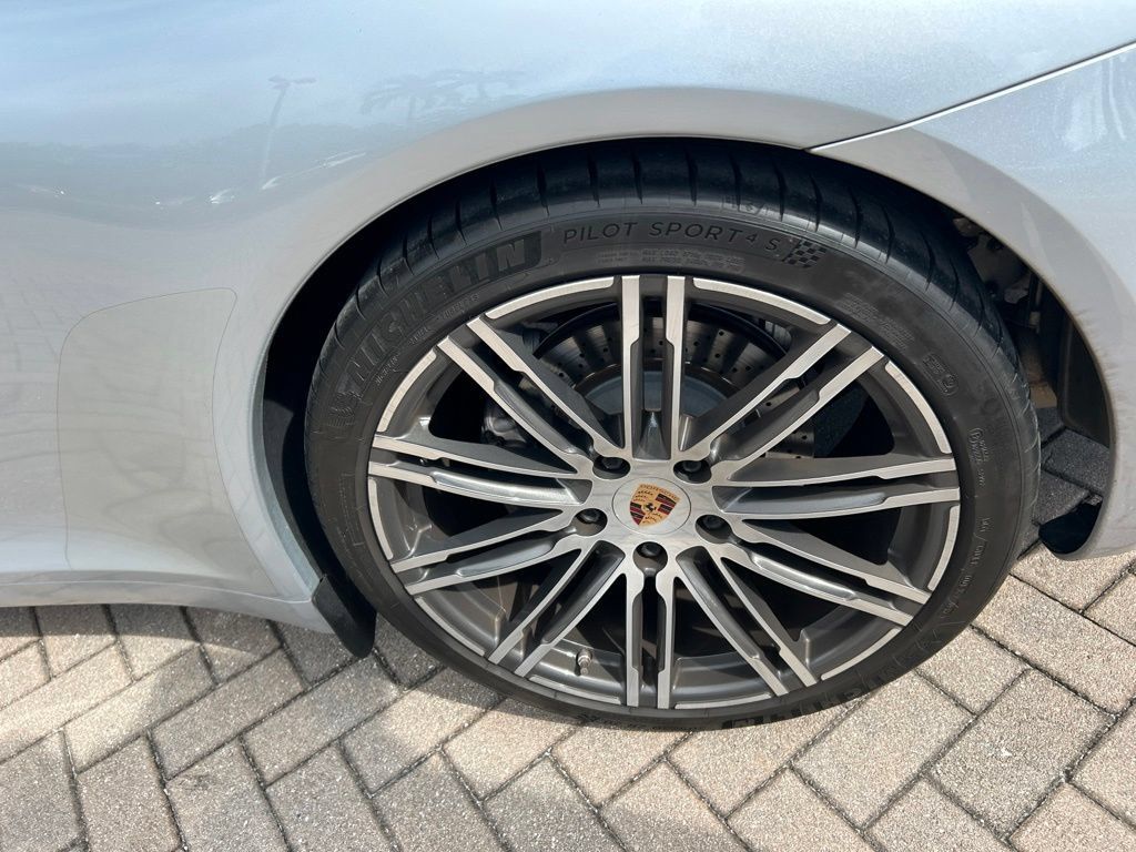Used 2014 Porsche 911 Carrera 4 AWD/4WD image 11