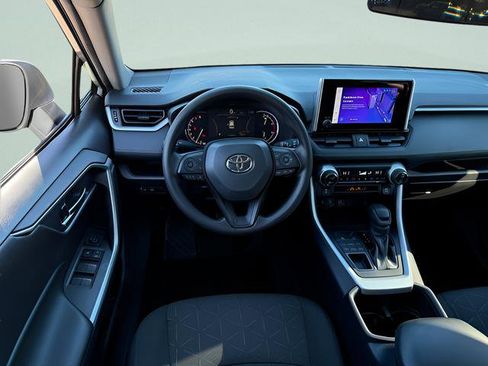 Used 2024 Toyota RAV4 XLE AWD/4WD image 7